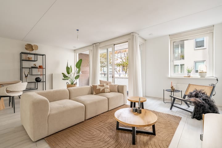 Photo 2 of Spoorstraat 8-B