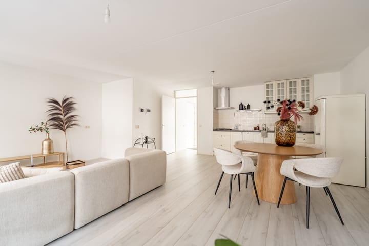 Photo 4 of Spoorstraat 8-B