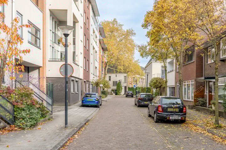 Photo 36 of Spoorstraat 8-B