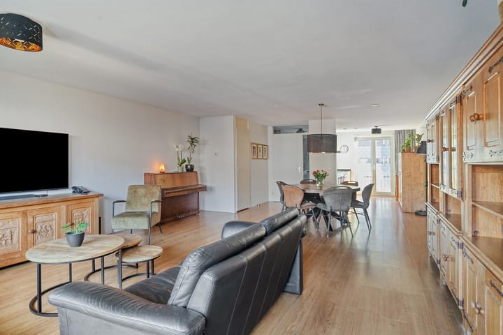 Photo 3 of Midzwaard 9