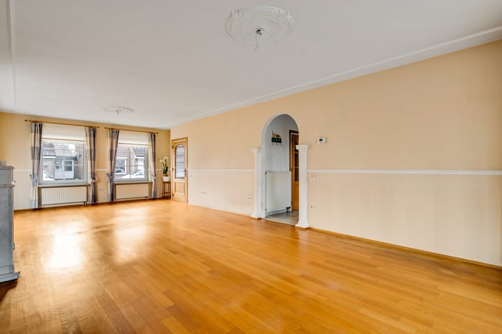 Photo 6 of Bandstraat 1