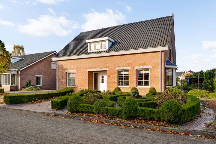 Photo 34 of Bandstraat 1