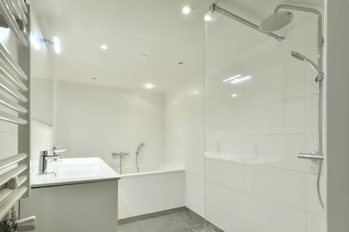 Photo 12 of Van Oldenbarneveldtstraat 28-H