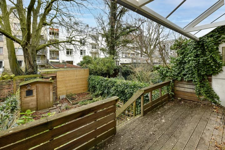 Photo 14 of Van Oldenbarneveldtstraat 28-H