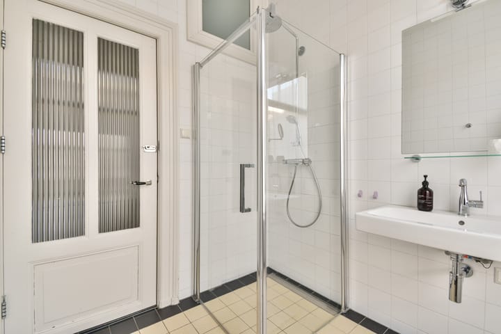 Photo 18 of Kazernestraat 14-B