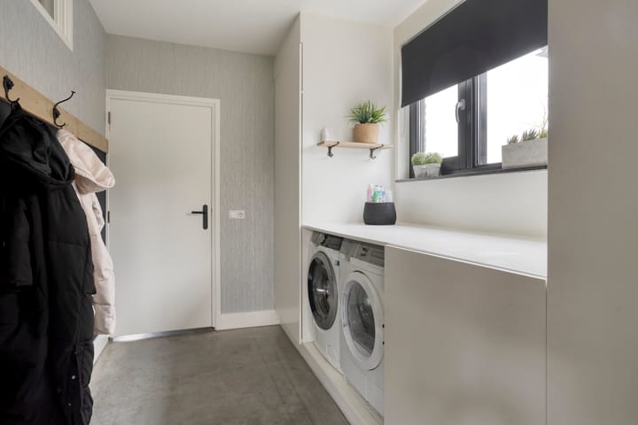 Photo 23 of Edmundus van Dintherstraat 25