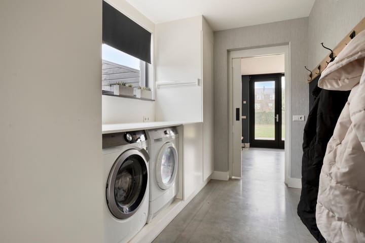 Photo 24 of Edmundus van Dintherstraat 25