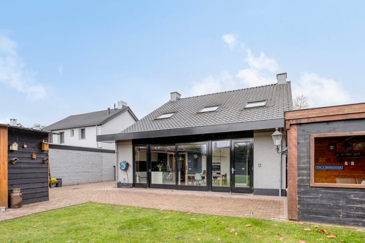 Photo 37 of Edmundus van Dintherstraat 25