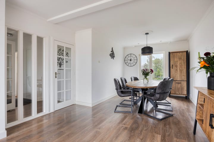 Photo 2 of Julianalaan 94