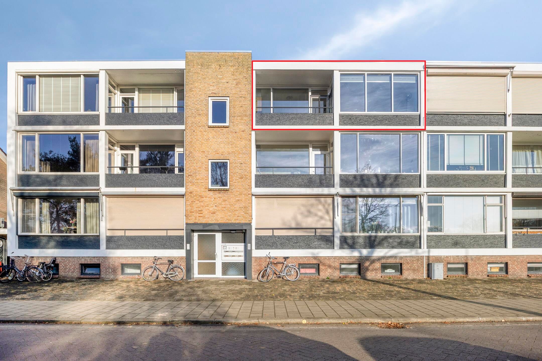 Photo 3 of Julianalaan 94