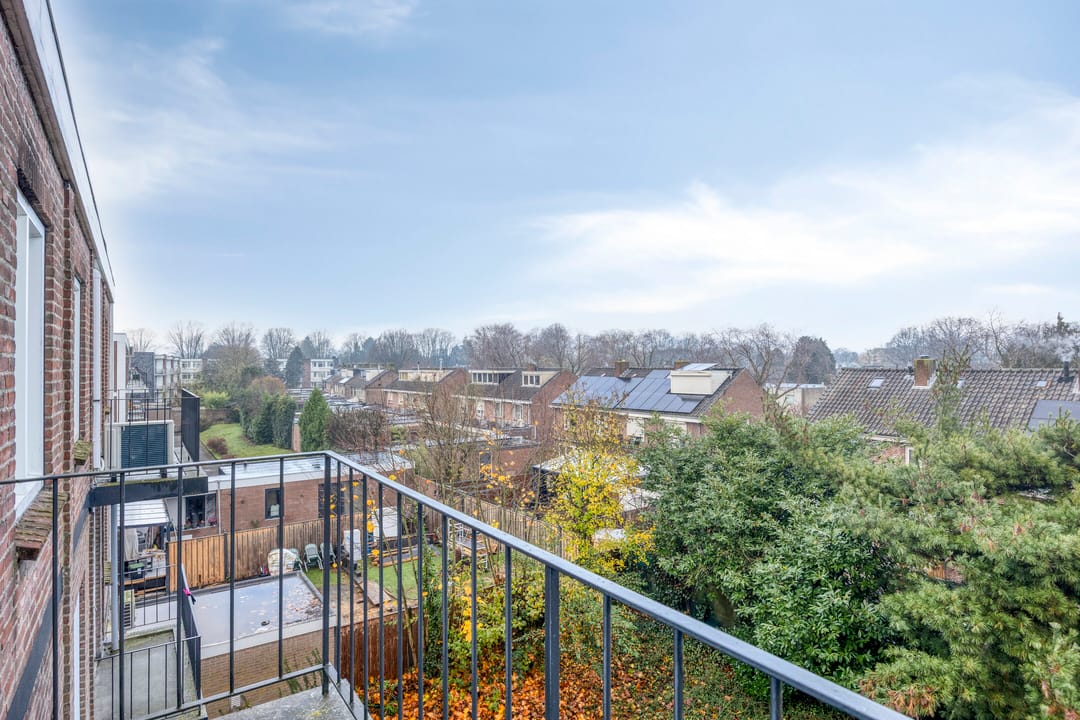 Photo 17 of Julianalaan 94