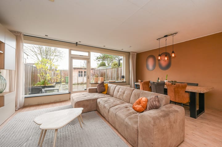 Photo 11 of Van Eedenstraat 2