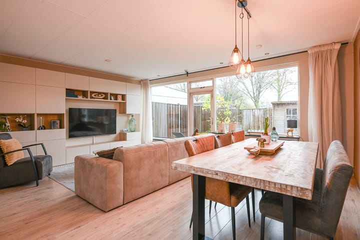 Photo 10 of Van Eedenstraat 2