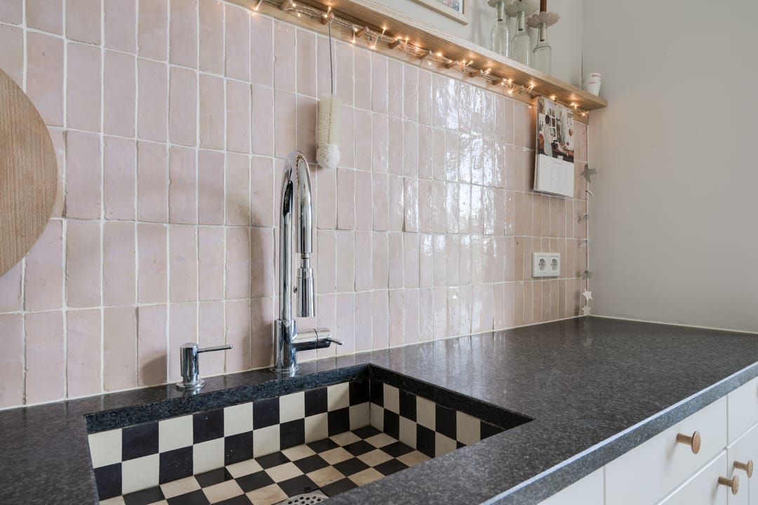 Photo 23 of Vredensestraat 3