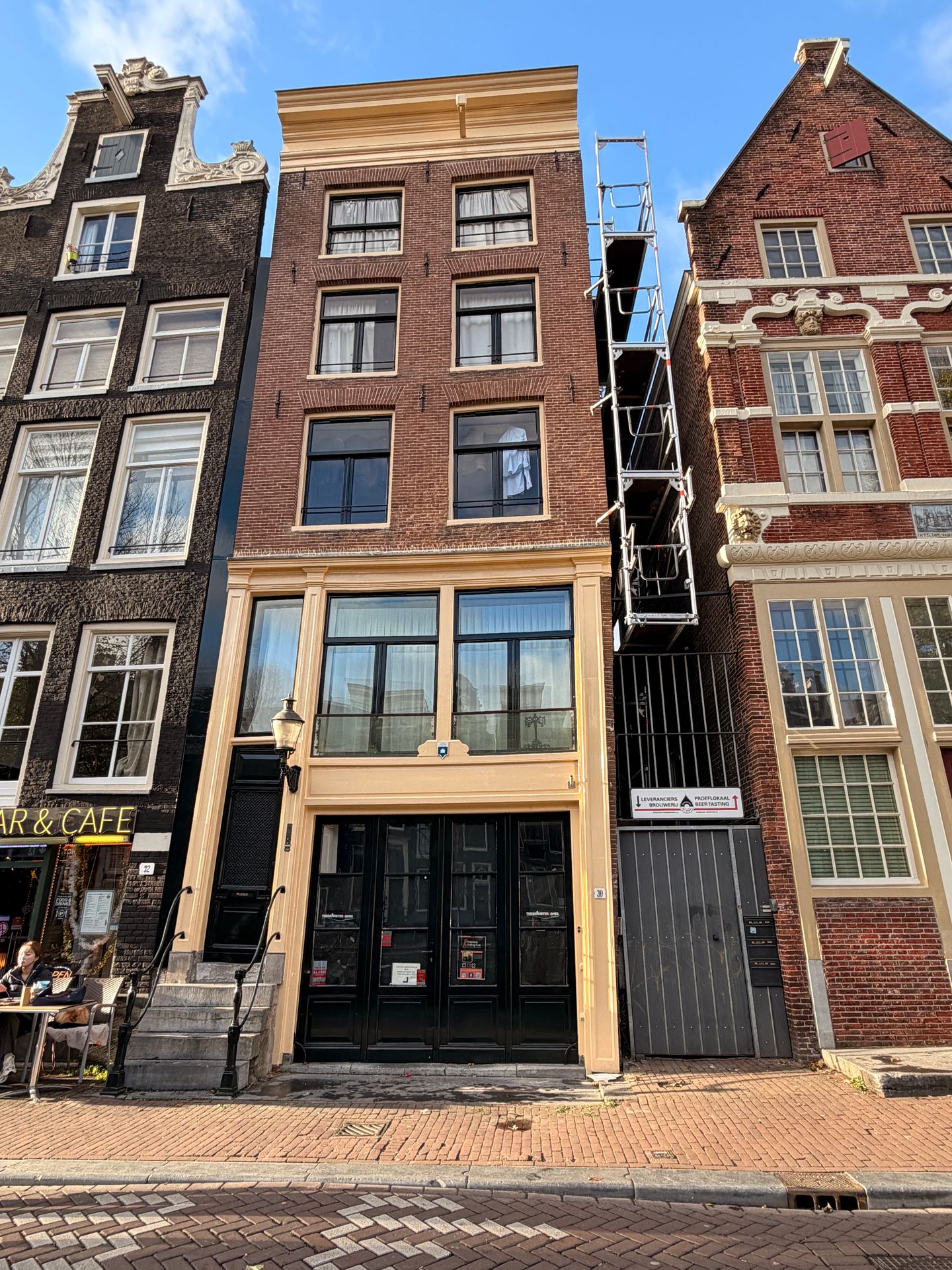 Bekijk foto 1 van Oudezijds Voorburgwal 30-A