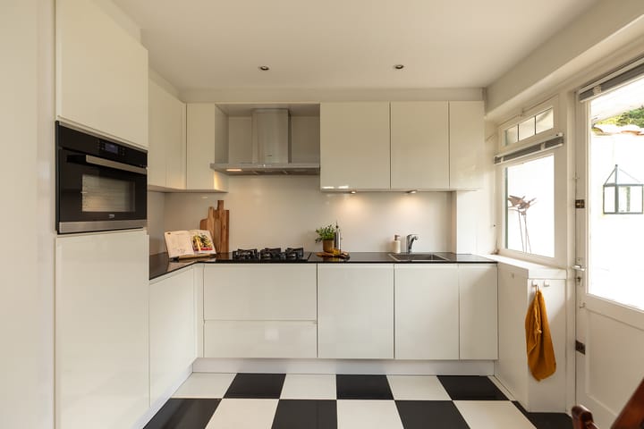 Photo 10 of Dorpsstraat 28