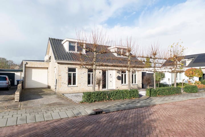 Photo 1 of Beatrixstraat 9