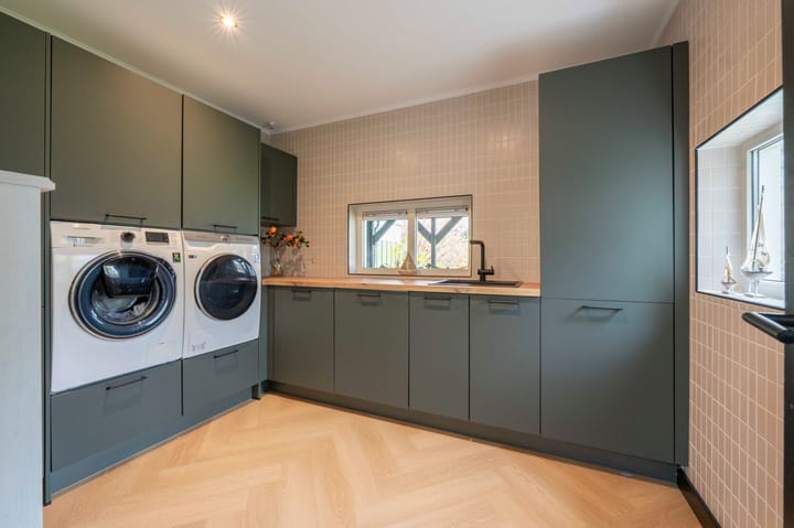 Photo 22 of Beatrixstraat 9