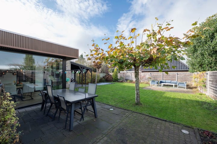 Photo 24 of Beatrixstraat 9