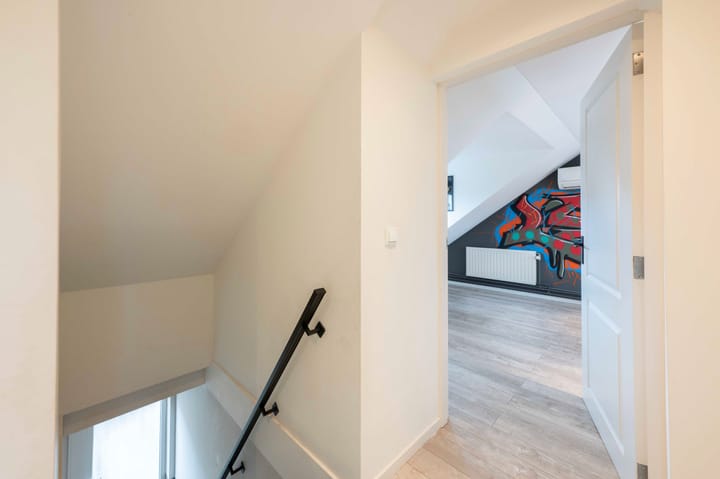 Photo 47 of Beatrixstraat 9