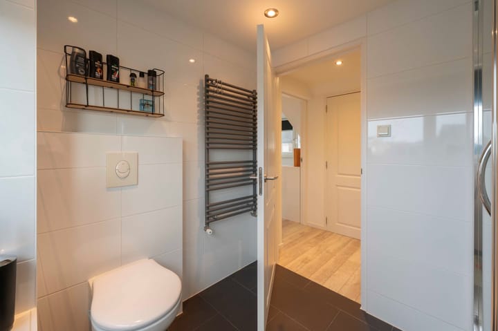 Photo 54 of Beatrixstraat 9