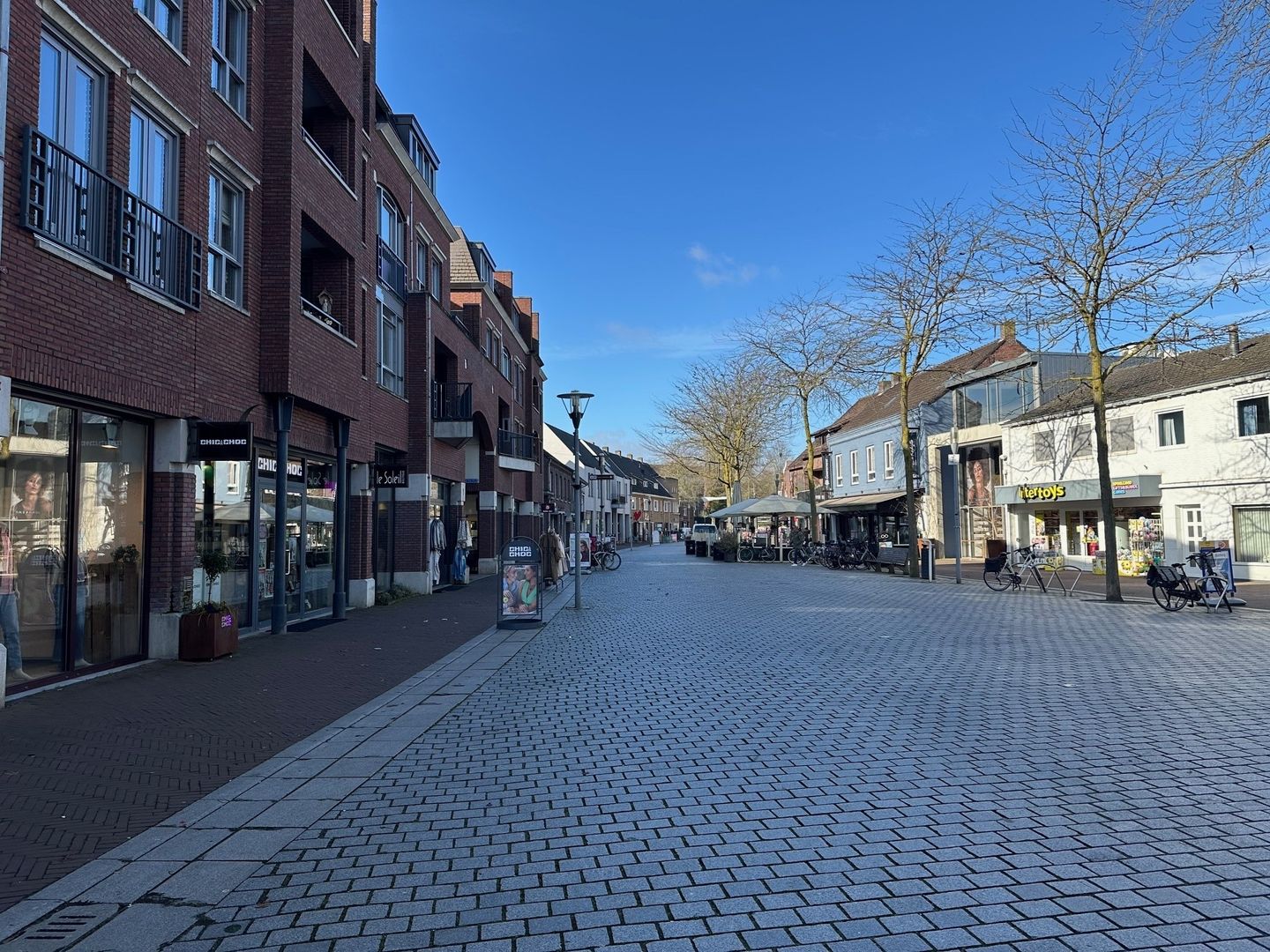 View photo 5 of Markt 40