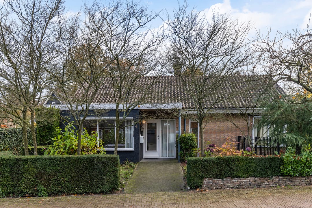 Foto 1 van Esdoornlaan 4