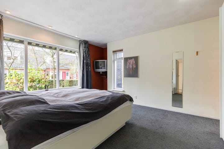 Photo 15 of Esdoornlaan 4