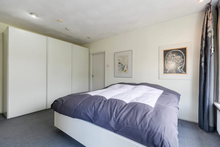 Photo 16 of Esdoornlaan 4