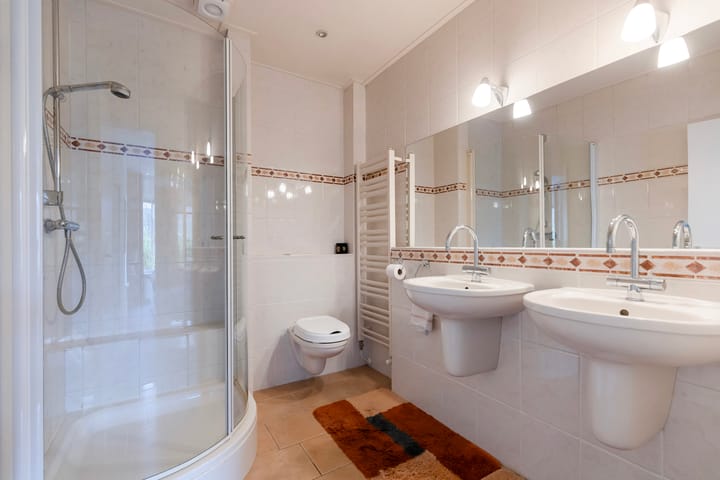 Photo 17 of Esdoornlaan 4