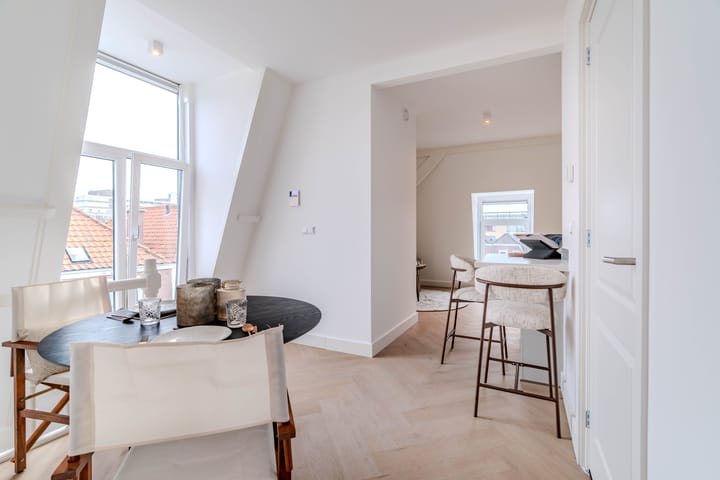 Photo 8 of Westerbaenstraat 2-2