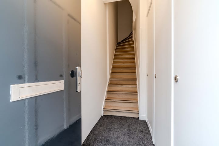 Photo 6 of Westerbaenstraat 2-2