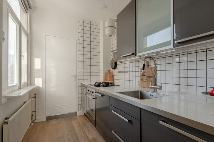 Photo 12 of Quellijnstraat 88-3