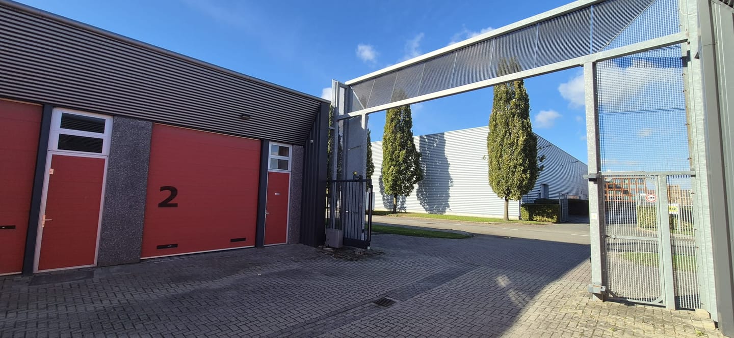 View photo 3 of Cuxhavenweg 3