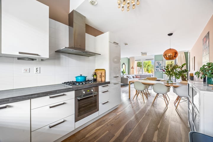 Photo 21 of Bellemeerstraat 25