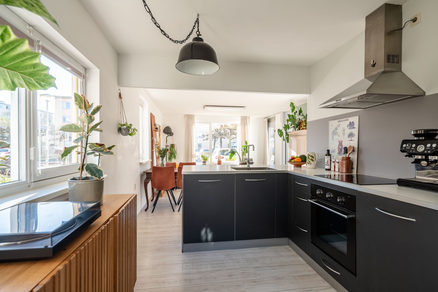 Foto 10 van J.C. van Epenstraat 47