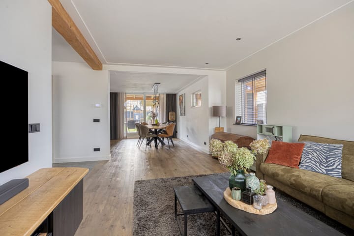 Photo 19 of Bernhardstraat 12