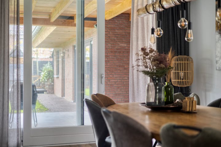 Photo 23 of Bernhardstraat 12