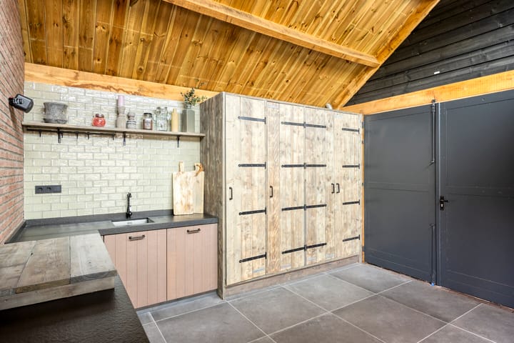 Photo 26 of Bernhardstraat 12