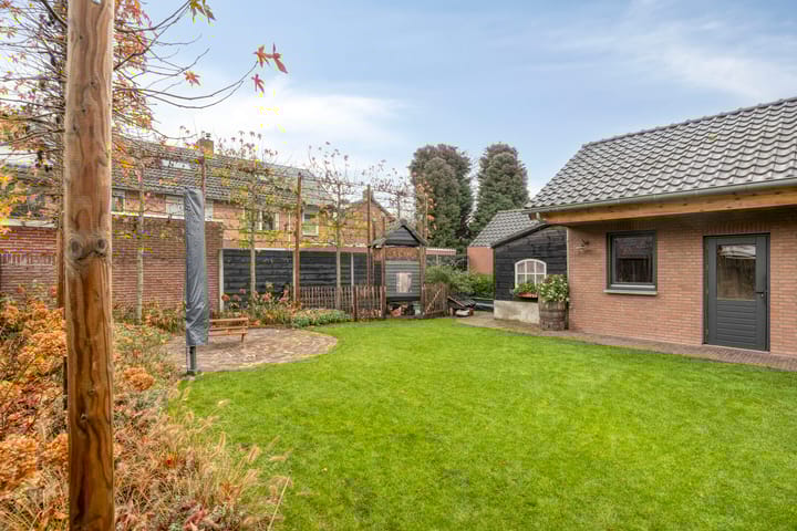 Photo 29 of Bernhardstraat 12