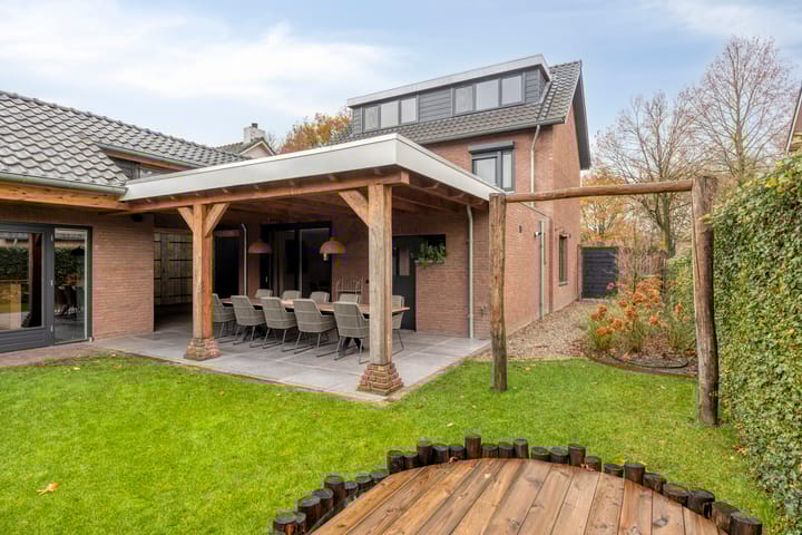 Photo 30 of Bernhardstraat 12