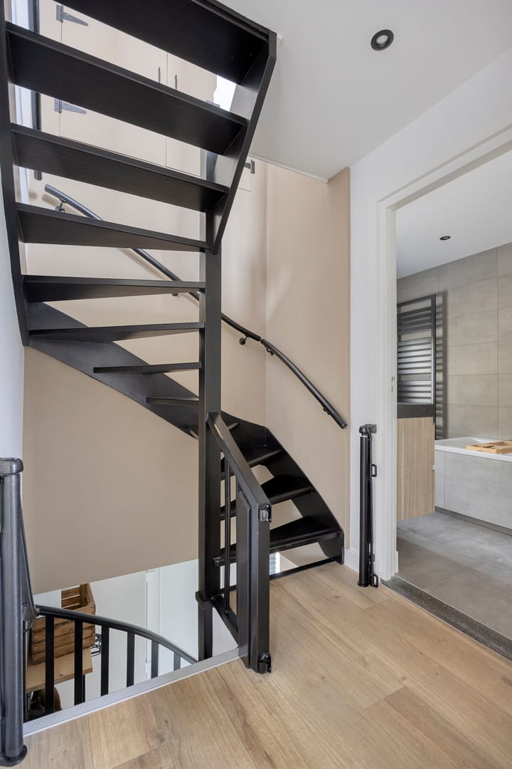 Photo 35 of Bernhardstraat 12