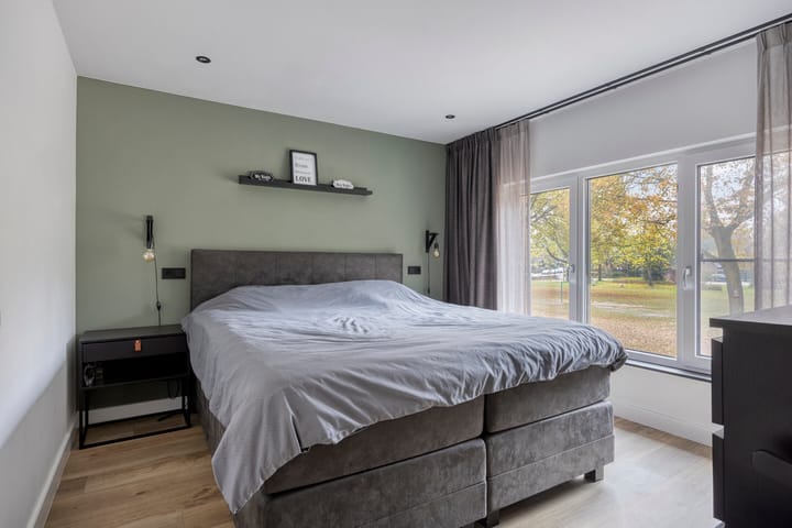 Photo 38 of Bernhardstraat 12