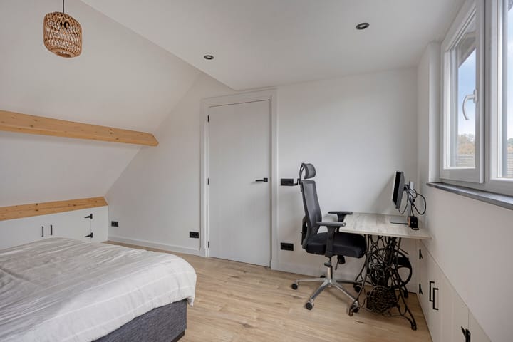 Photo 46 of Bernhardstraat 12