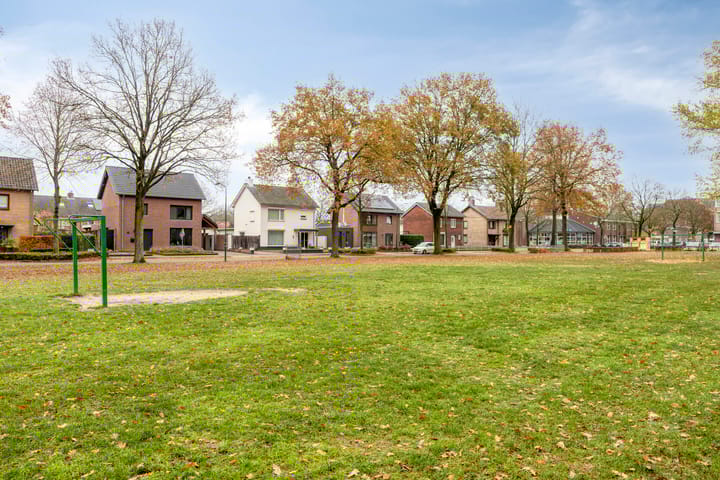 Photo 48 of Bernhardstraat 12