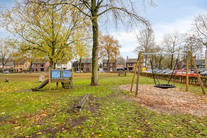 Photo 49 of Bernhardstraat 12