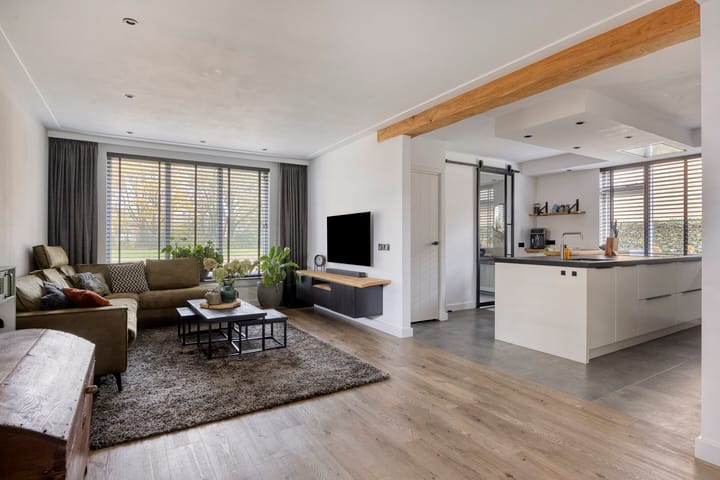 Photo 9 of Bernhardstraat 12