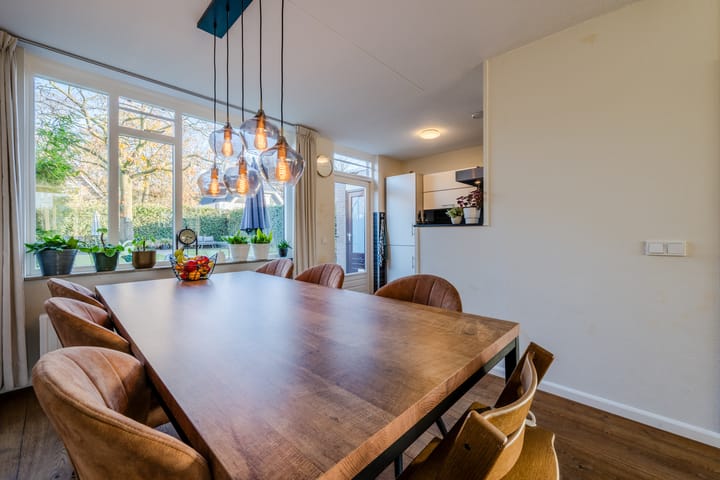 Photo 8 of Roerstraat 48