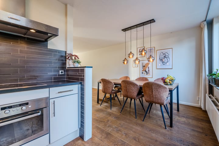 Photo 10 of Roerstraat 48