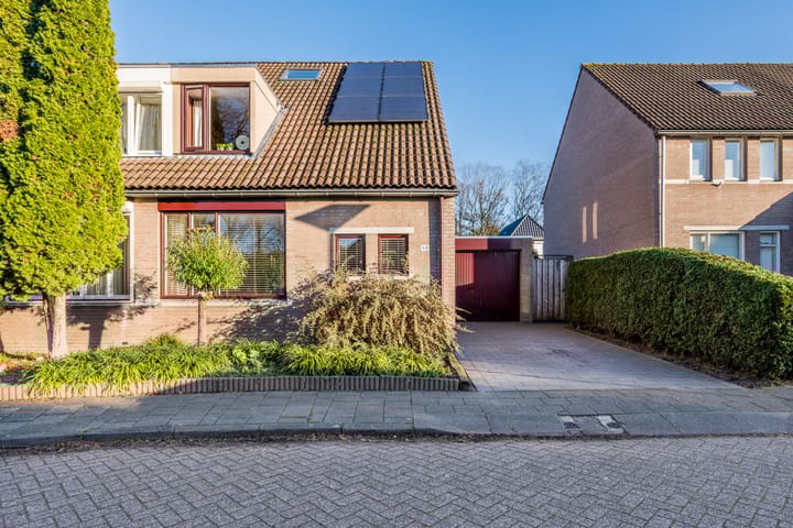 Photo 32 of Roerstraat 48